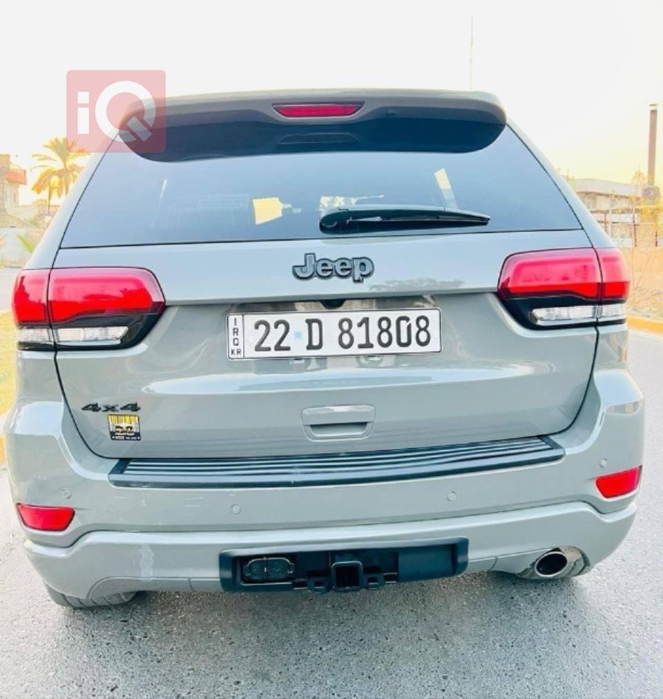 جیپ گراند شیرۆکی